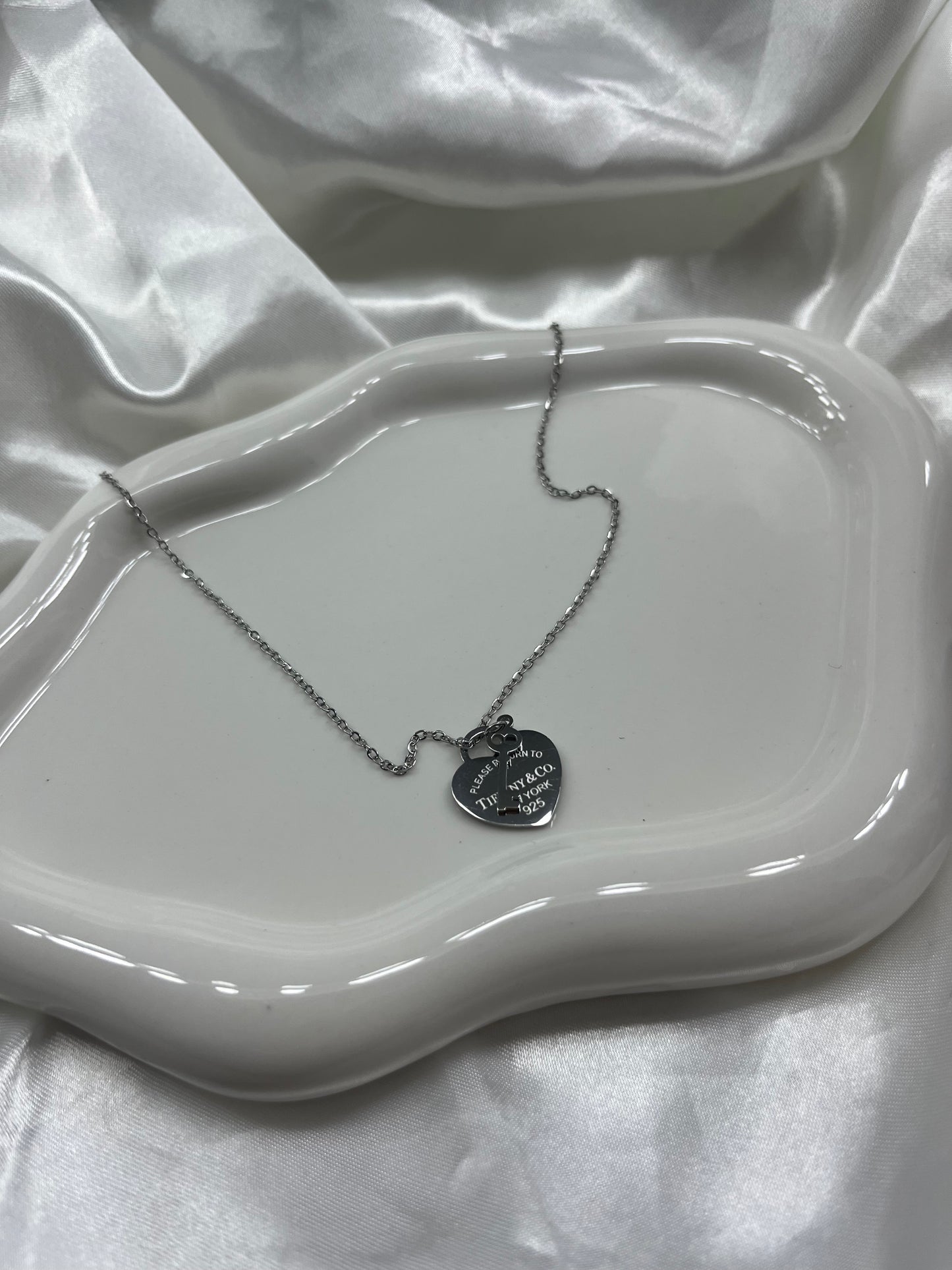 Silver heart keylock Tiff necklace