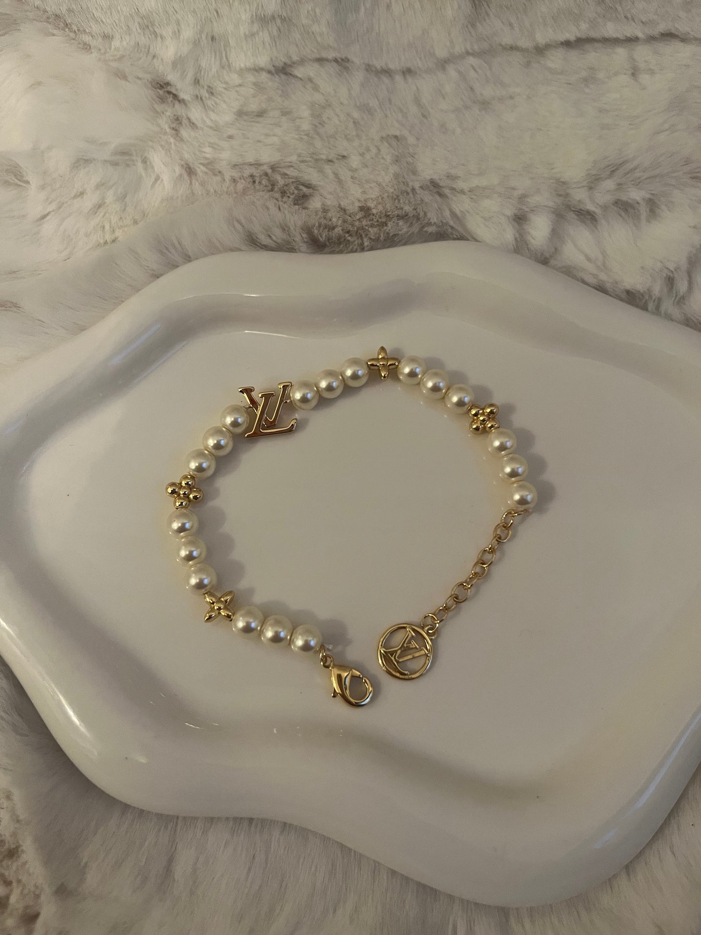 Gold Pearl Luvu clover bracelet