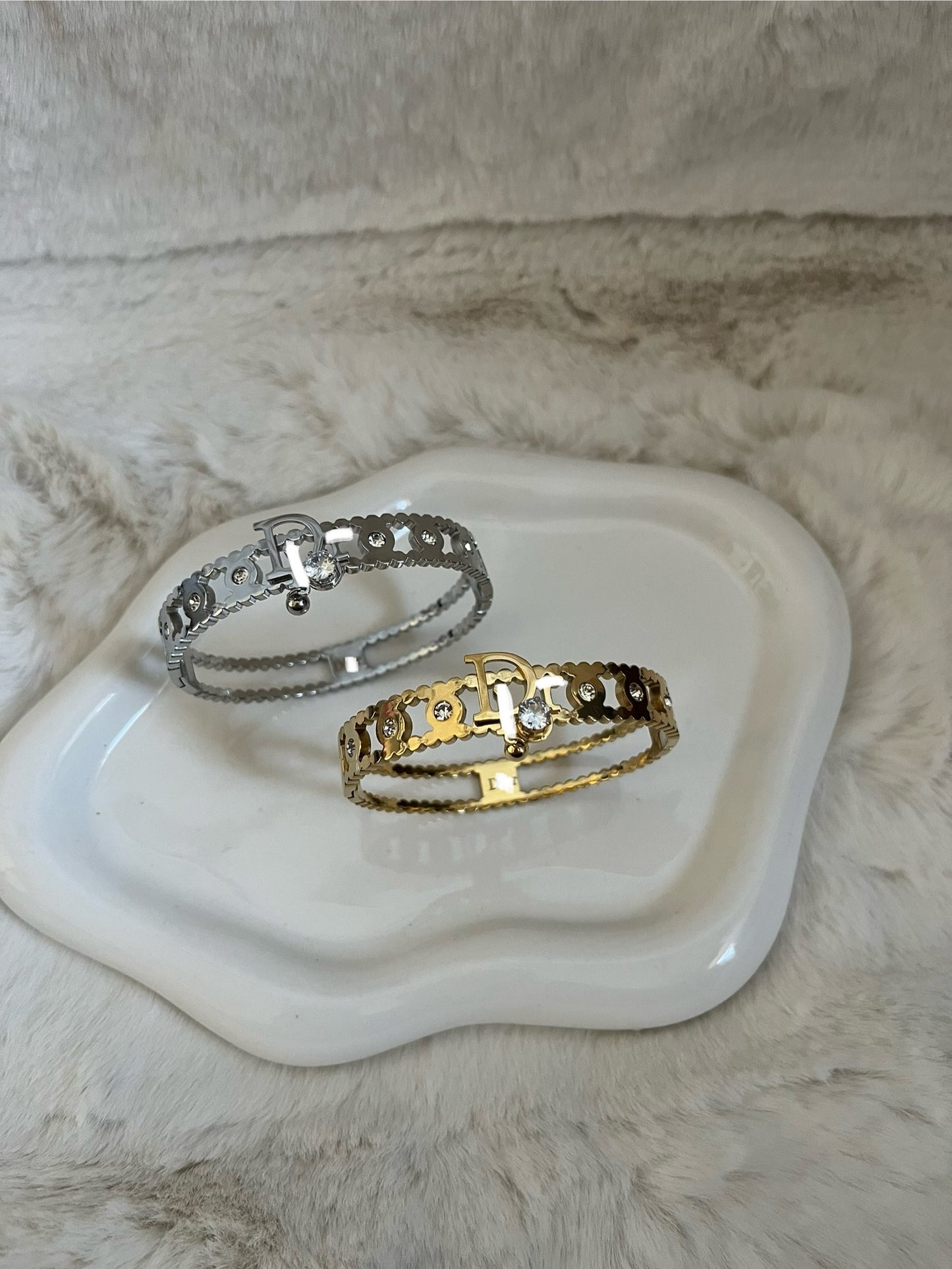 Gold or silver diamond DD bangle