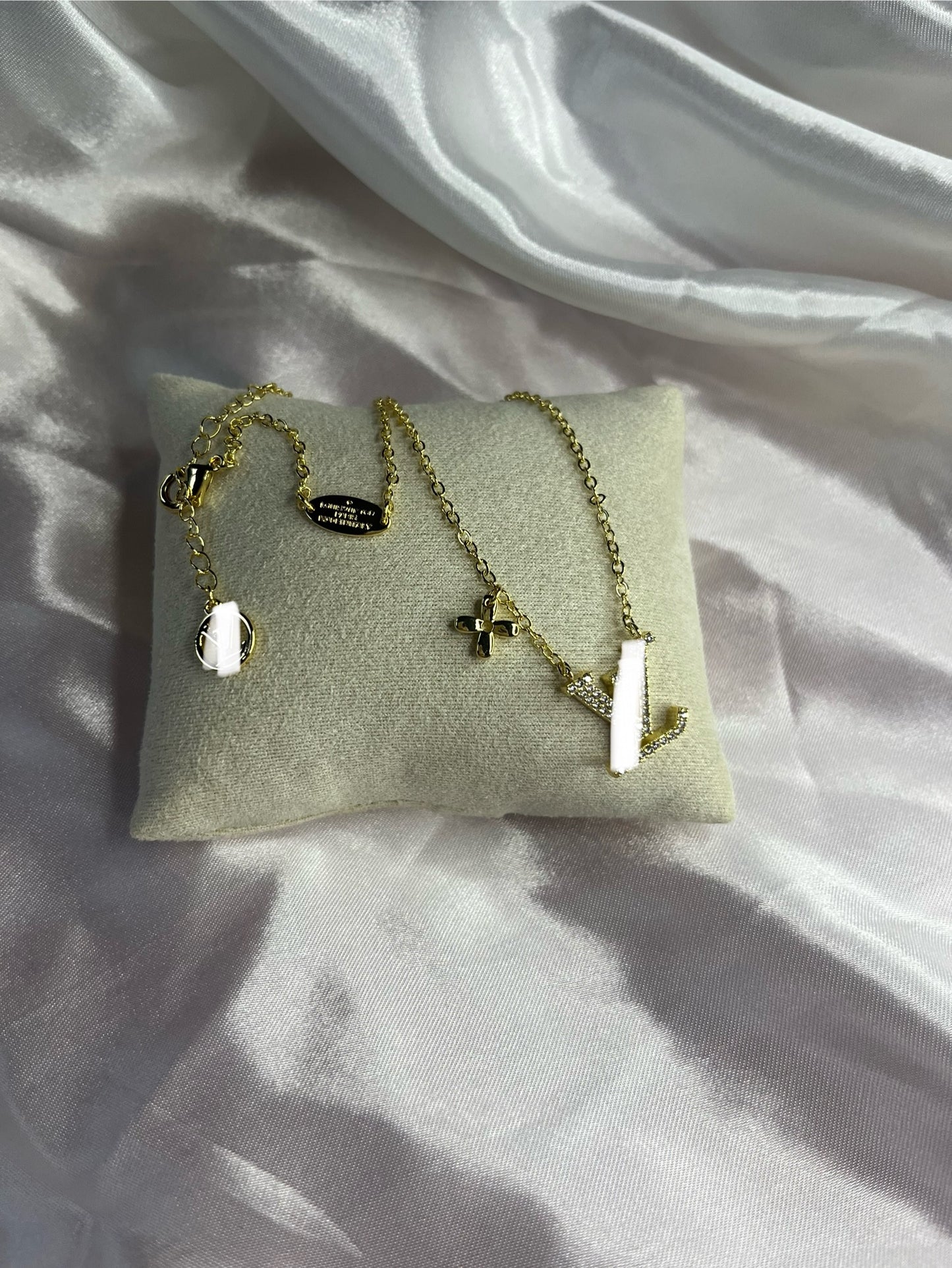 Gold or silver diamanté luvu necklace