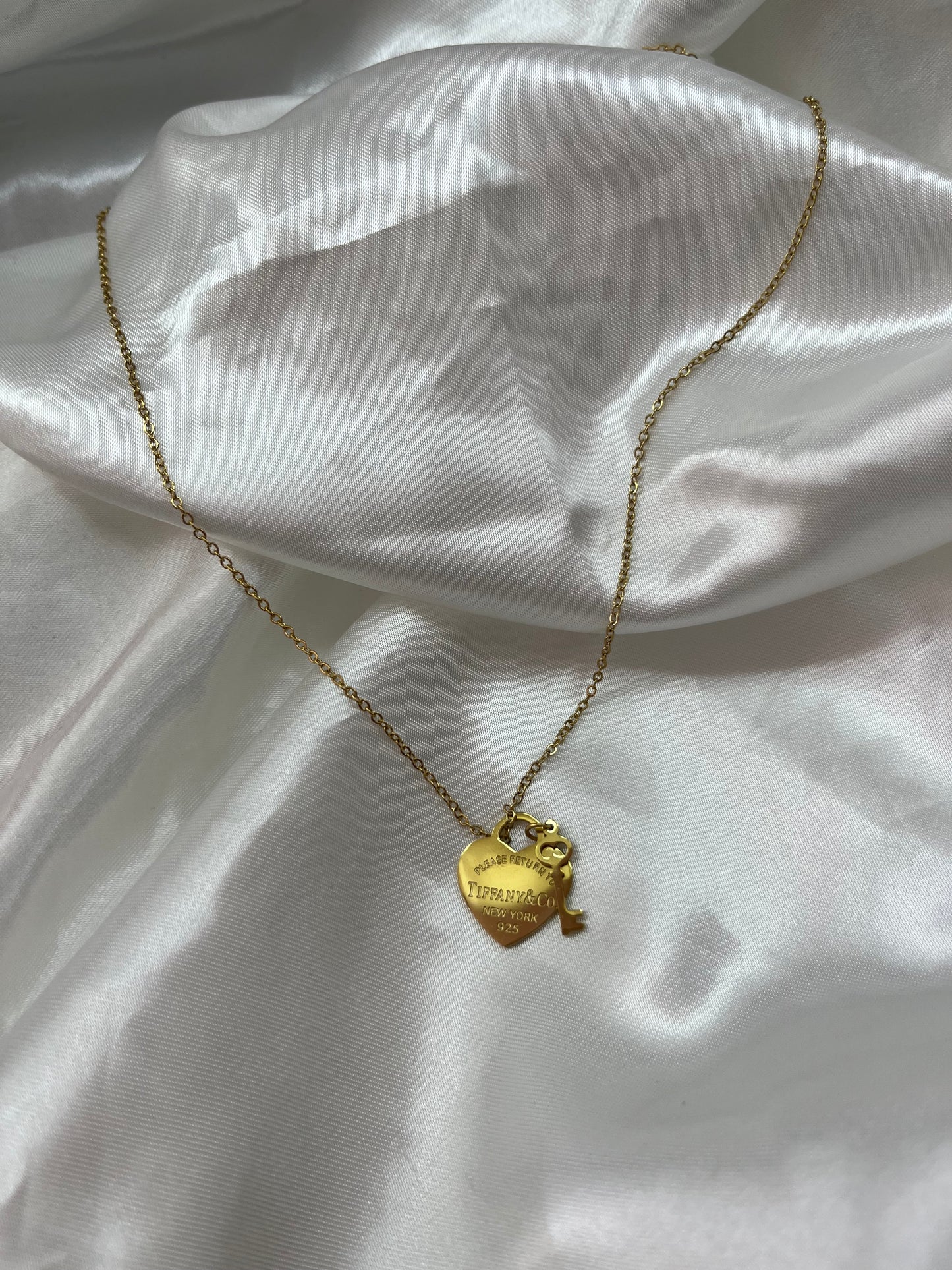 Gold heart keylock tiff necklace