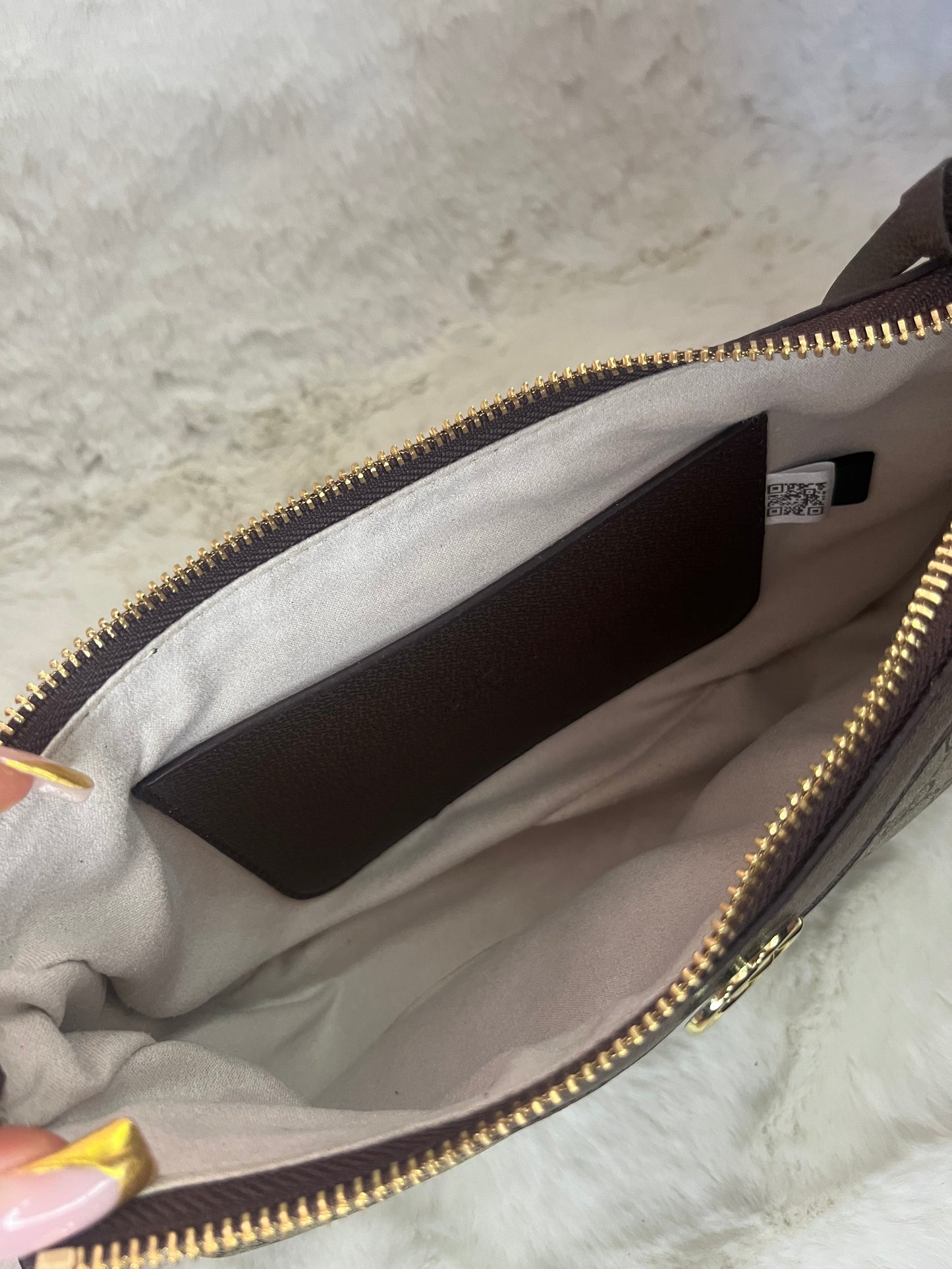 Brown shoulder bag