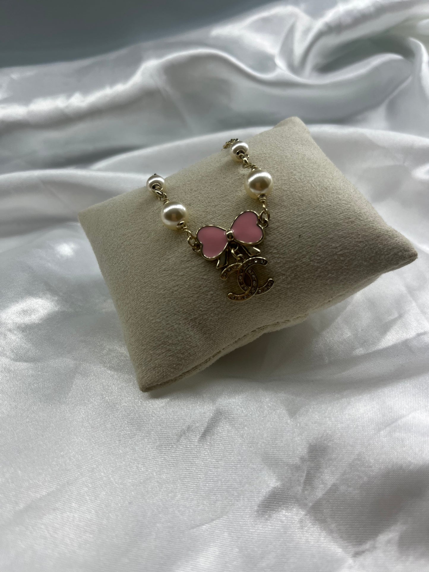 Gold pink bow Pearl cece necklace