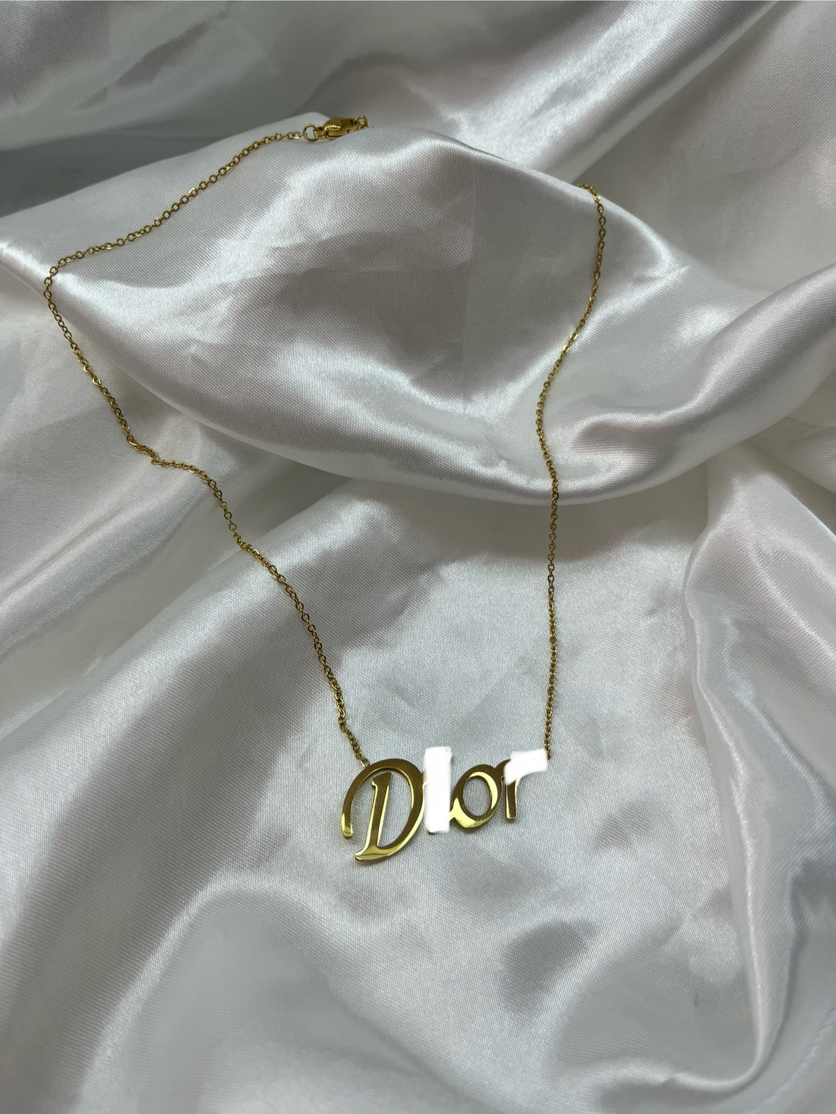 Gold fancy letter DD plain necklace