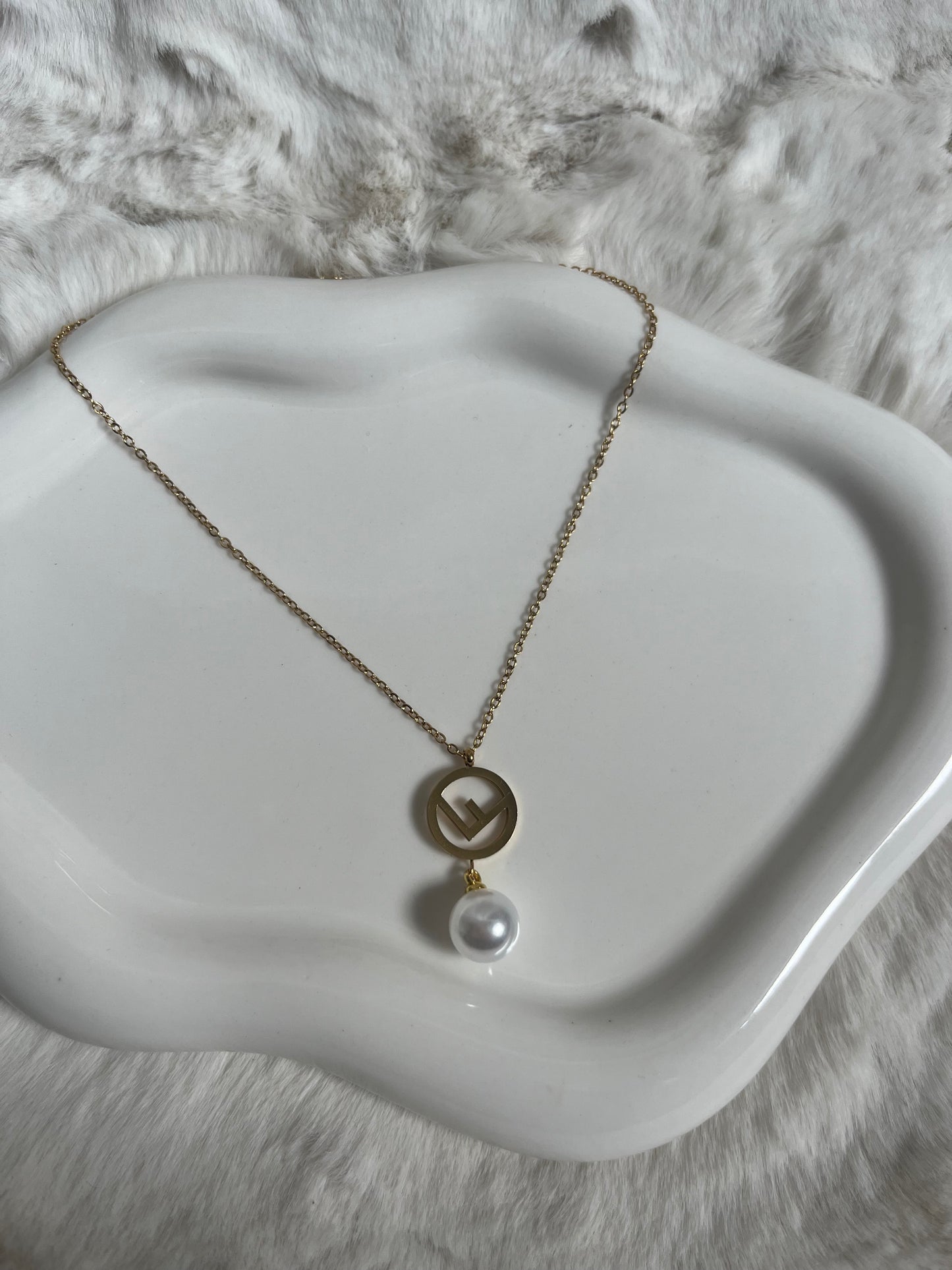 Gold Pearl FF necklace