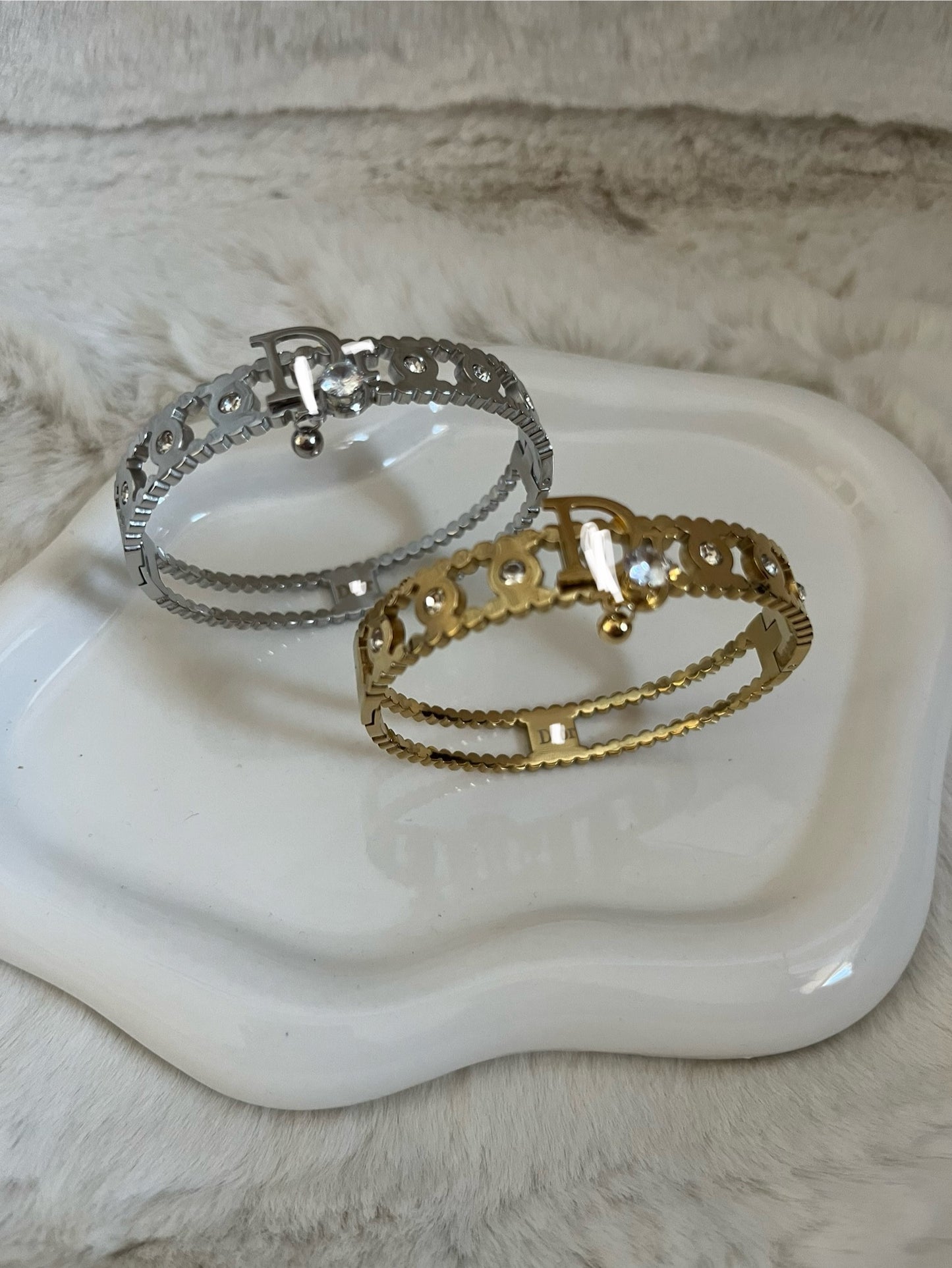 Gold or silver diamond DD bangle
