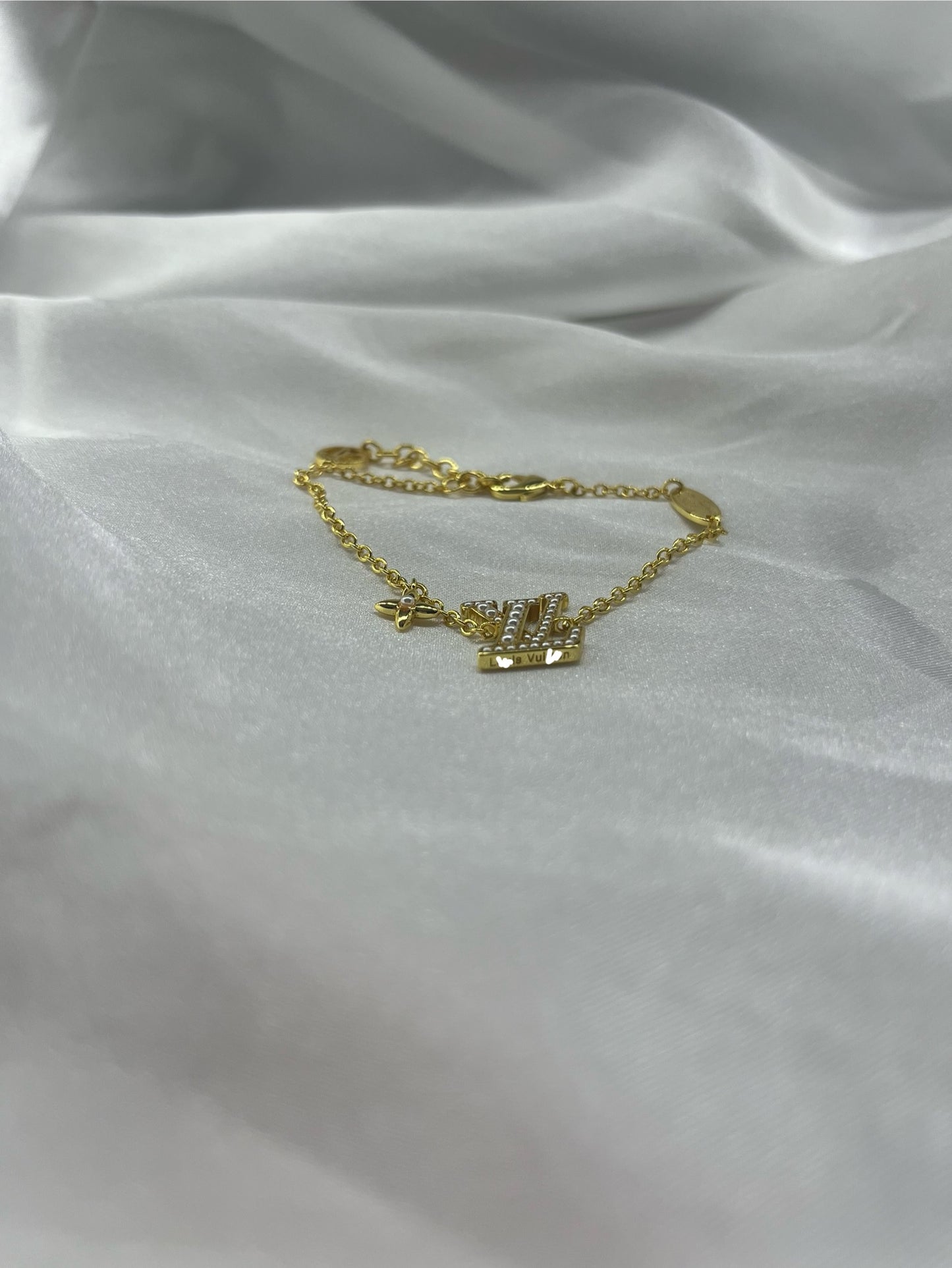 Gold Pearl luvu clover bracelet