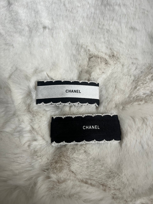 Black or White cece hair clip