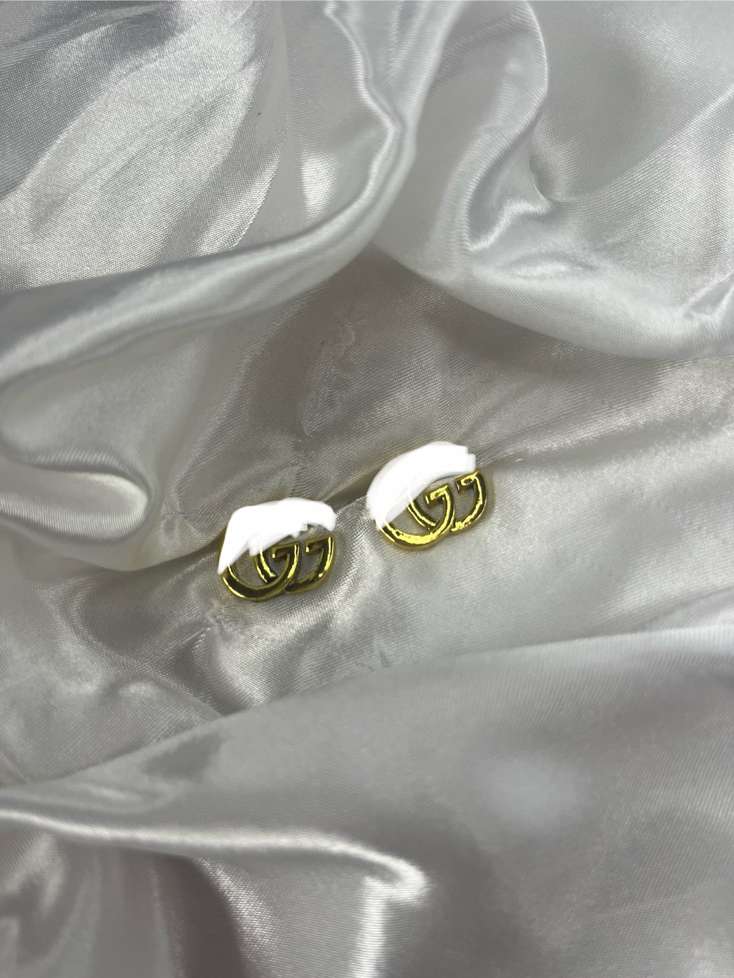 Gold Gugu plain earrings