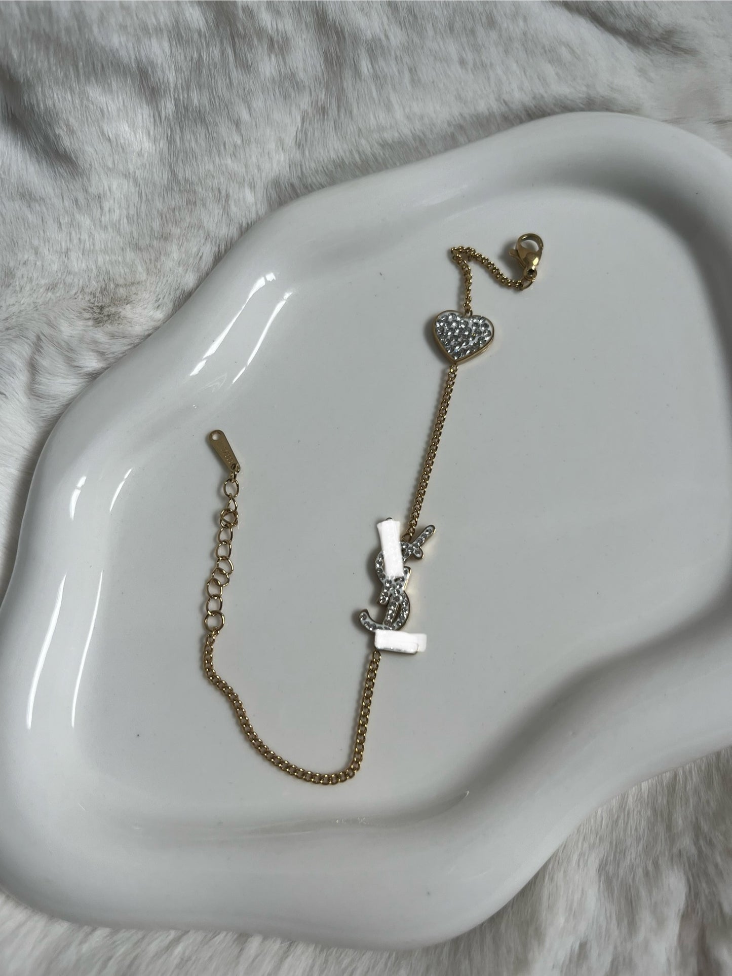 Gold diamanté heart yves bracelet
