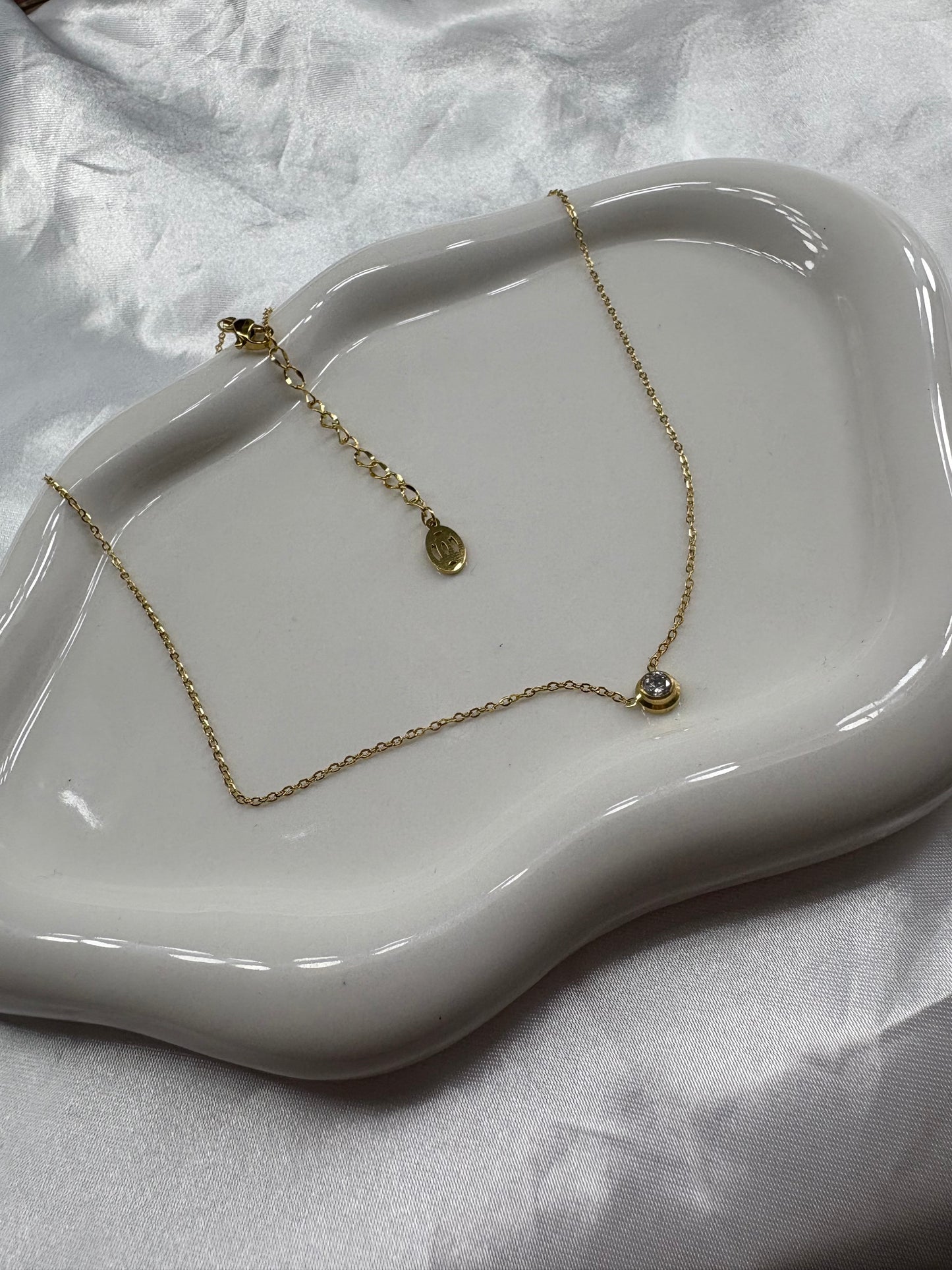 Gold diamond circle Cart Necklace