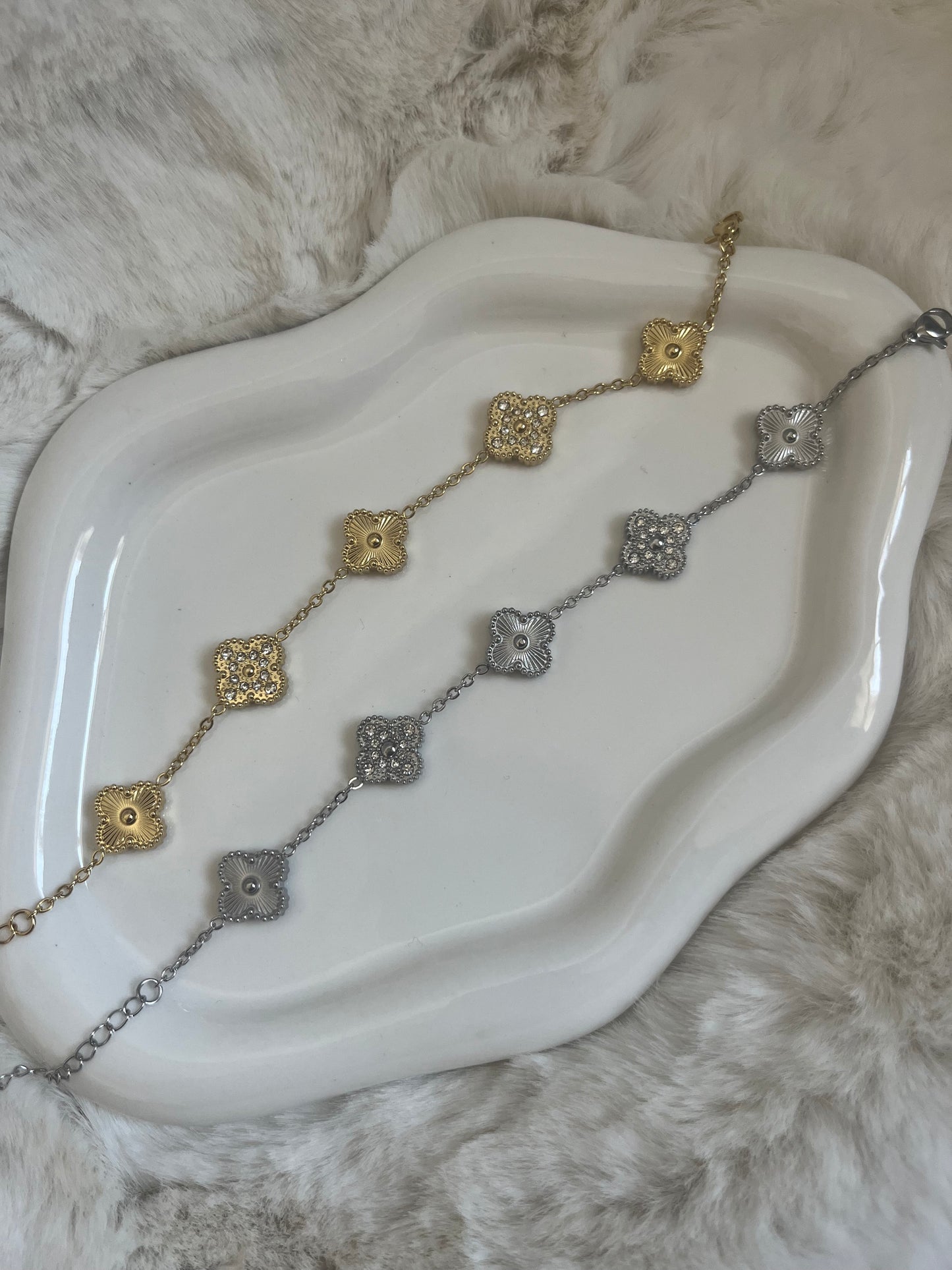 Gold Or Silver Diamanté-Plain Clover bracelet