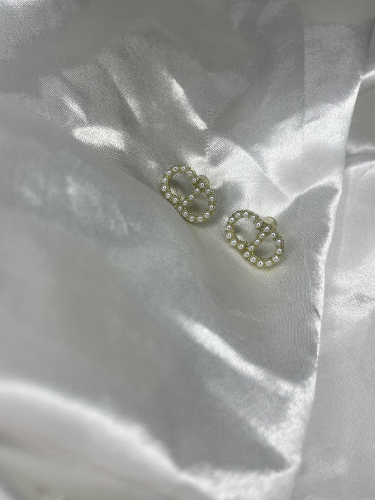 Gold pearl DD earrings