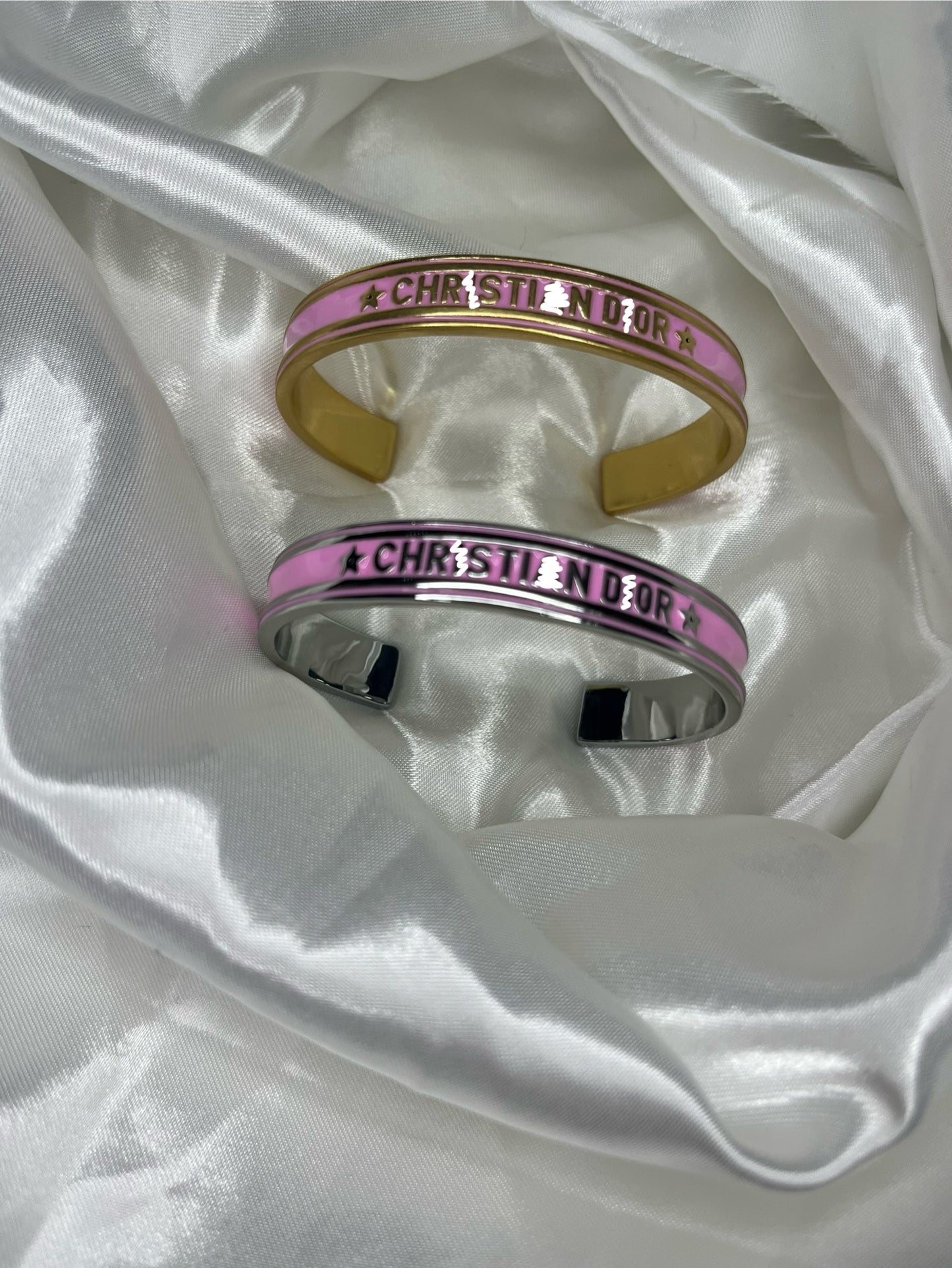Gold or silver pink star DD open bangle