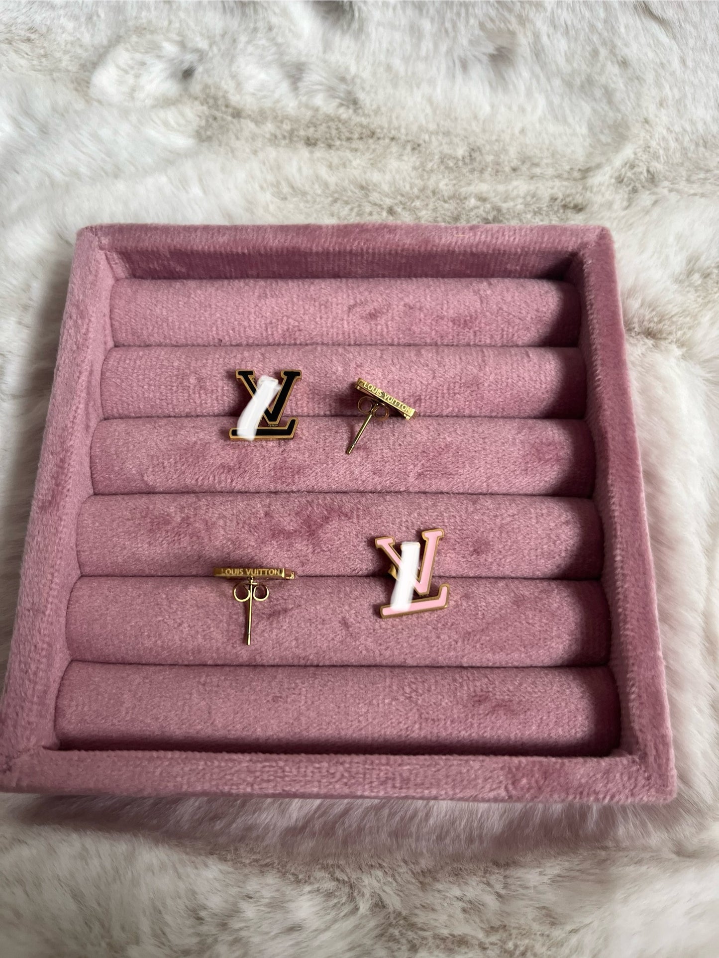 Gold pink or Black luvu earrings