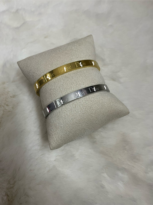 Gold or silver all-round DD bangle