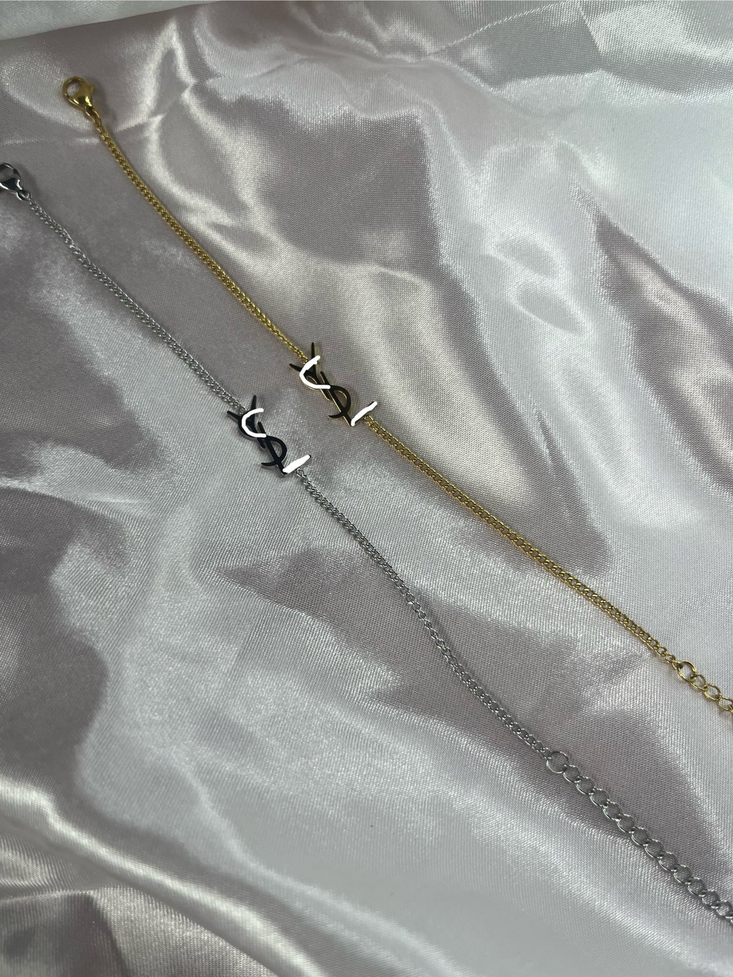 Gold or silver les ys bracelet