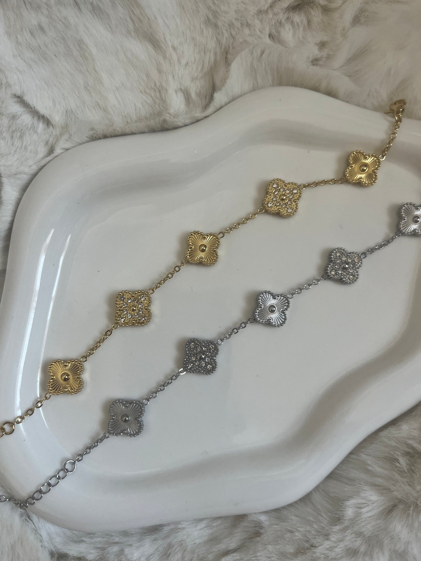 Gold Or Silver Diamanté-Plain Clover bracelet