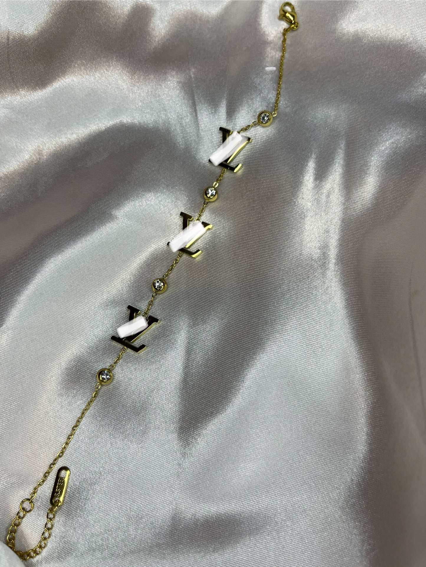 Gold luvu 3 diamond bracelet