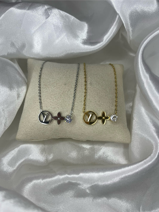 Gold or silver dainty Luvu clover necklace