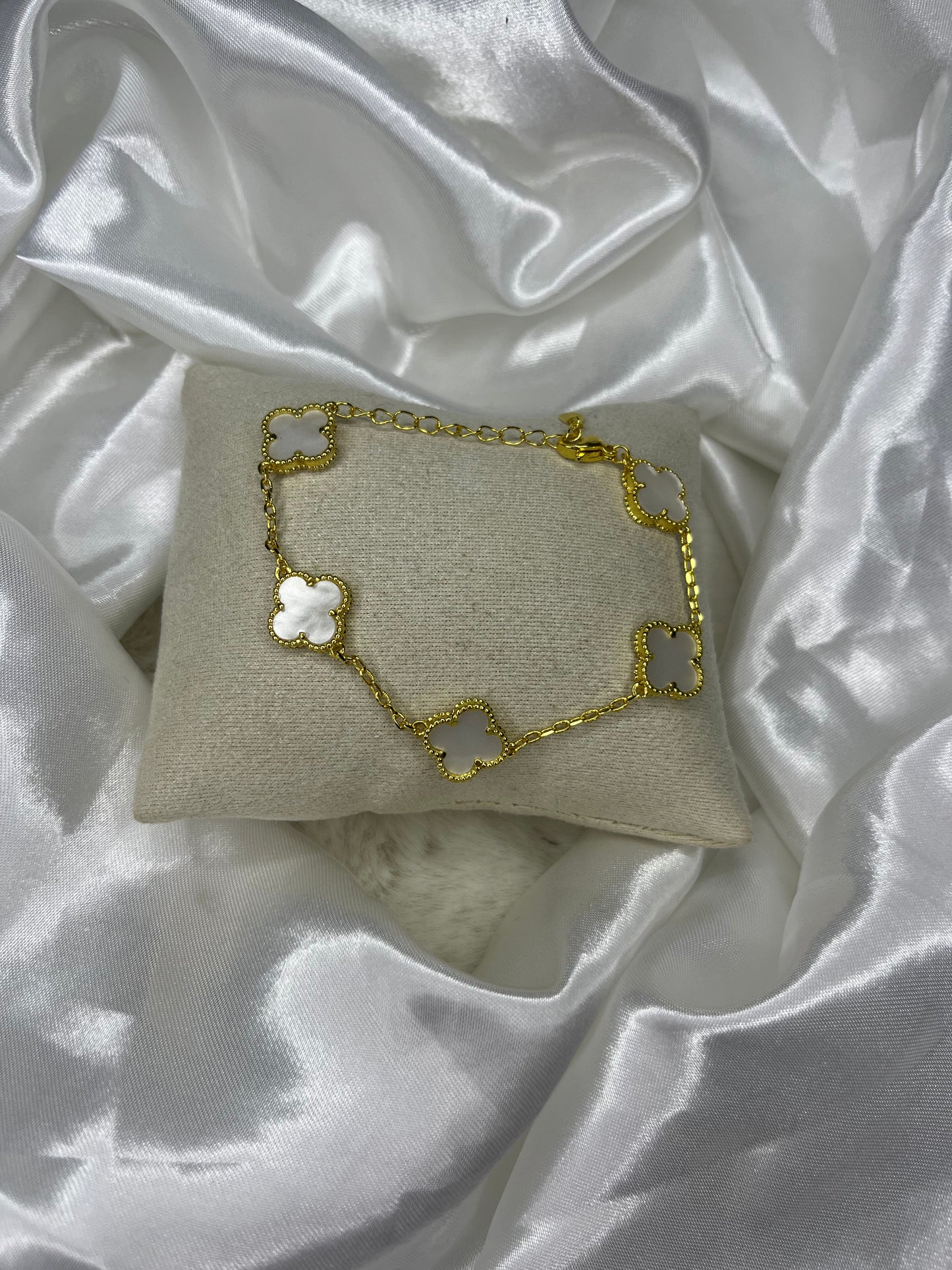 Gold pink or white clover bracelet