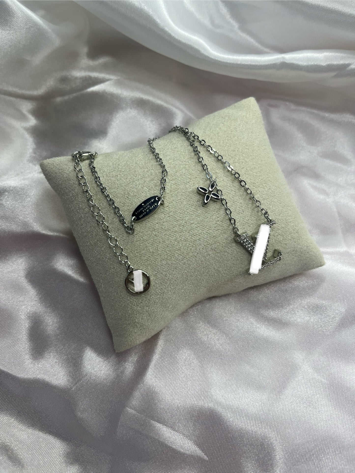 Gold or silver diamanté luvu necklace