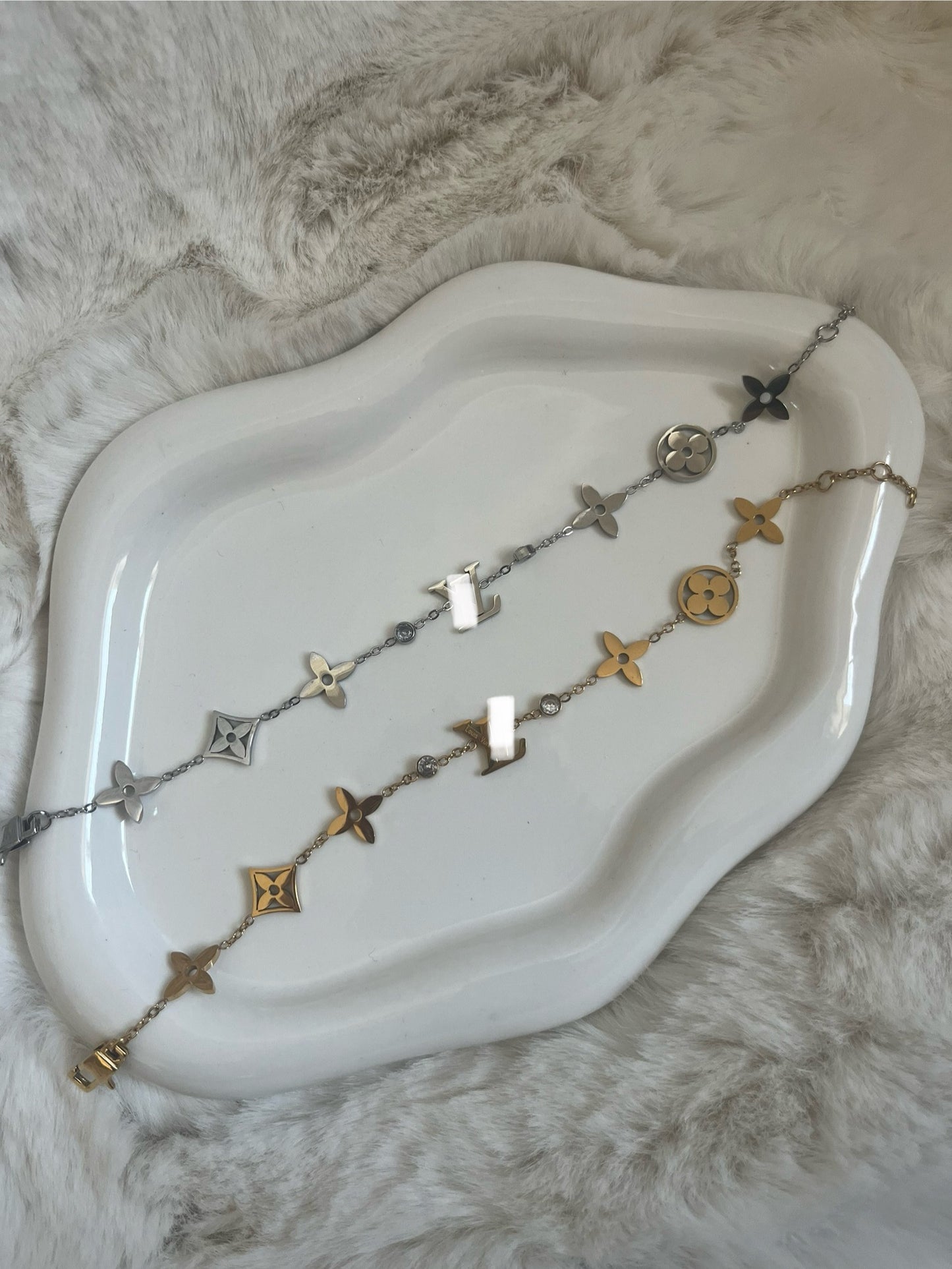Gold or Silver Luvu Clover bracelet