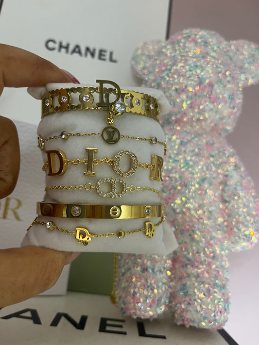 Gold dreamy DD bracelet stack
