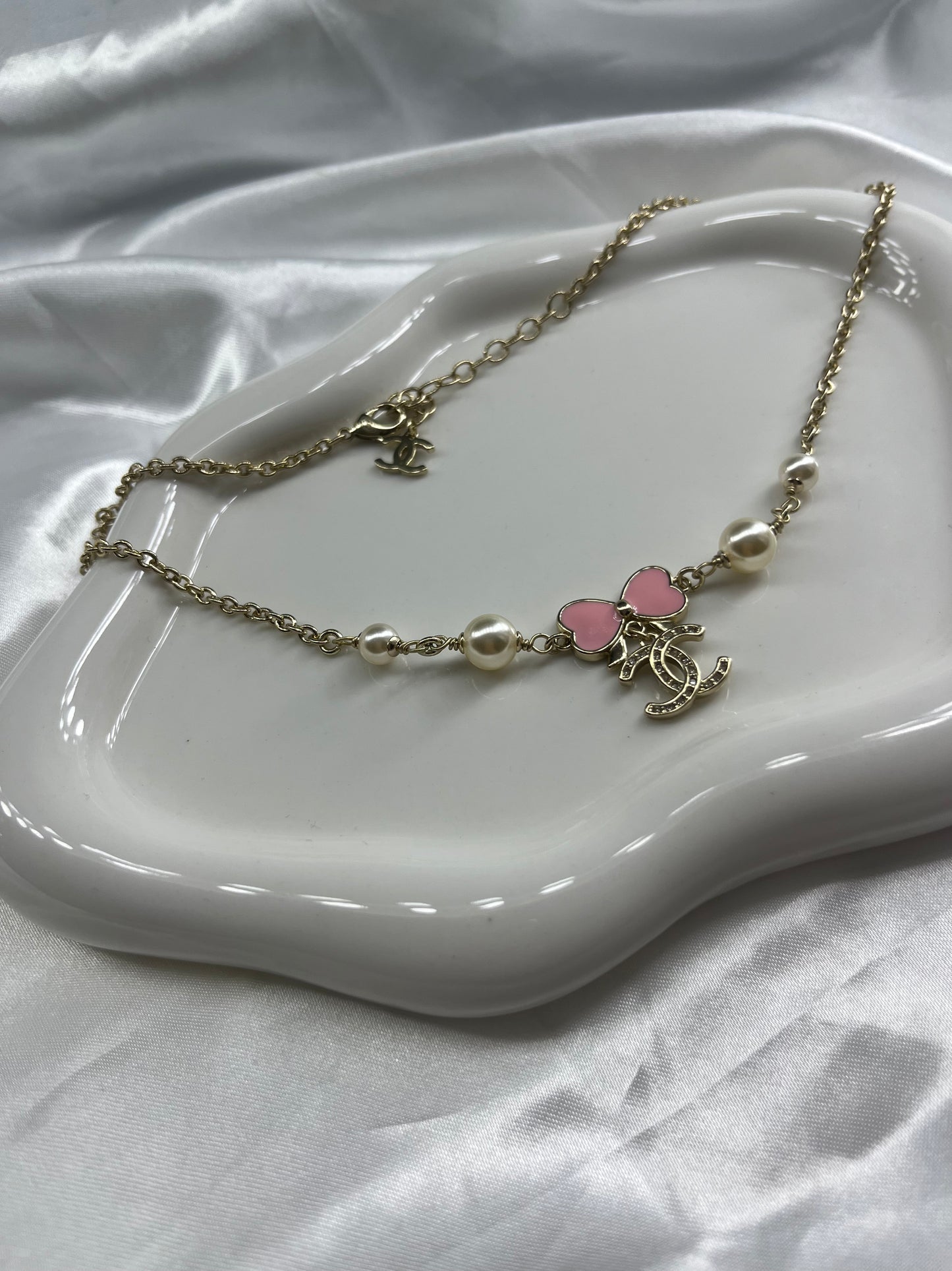 Gold pink bow Pearl cece necklace