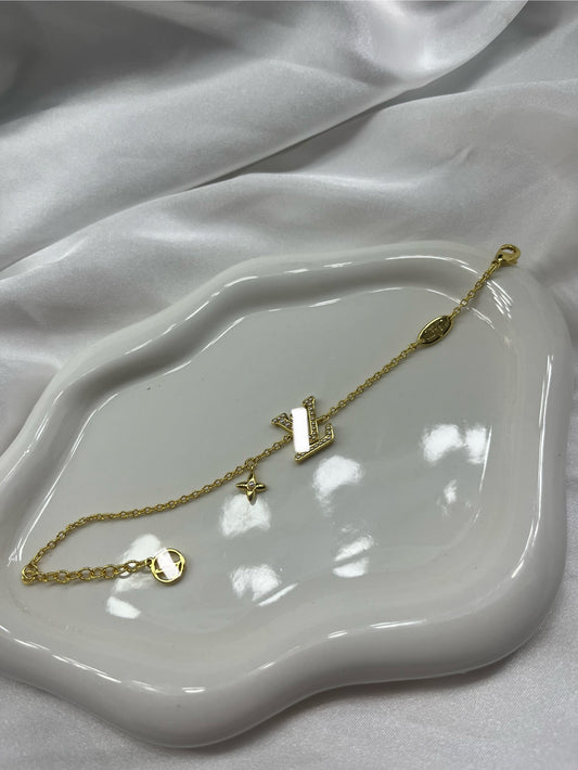 Gold Pearl luvu clover bracelet