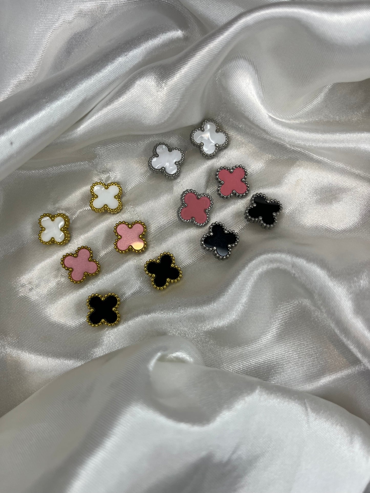Gold or silver colour clover earrings