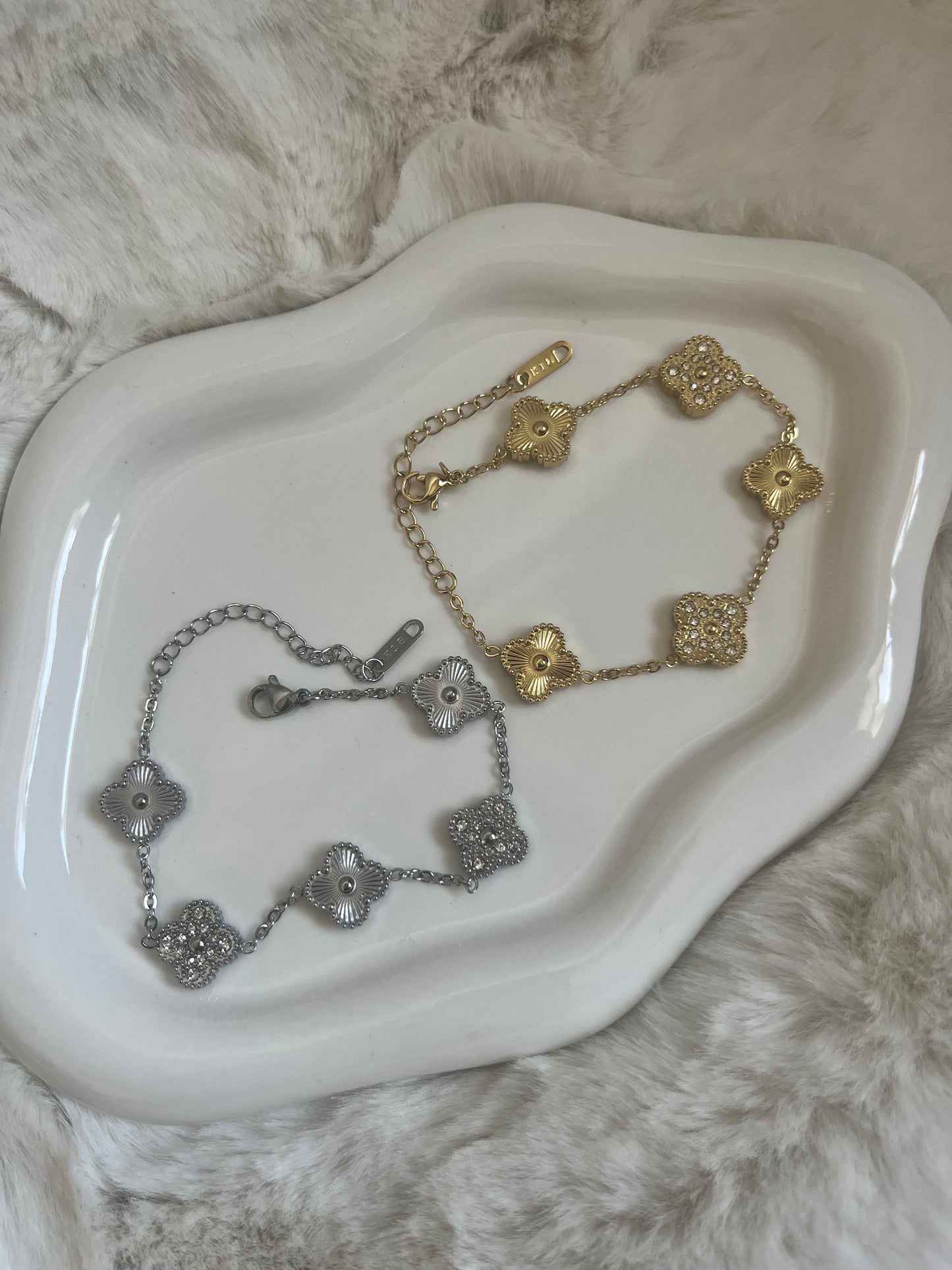 Gold Or Silver Diamanté-Plain Clover bracelet